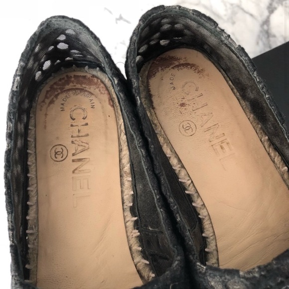 Chanel black eyelet patent CC logo espadrilles - Picture 5 of 7